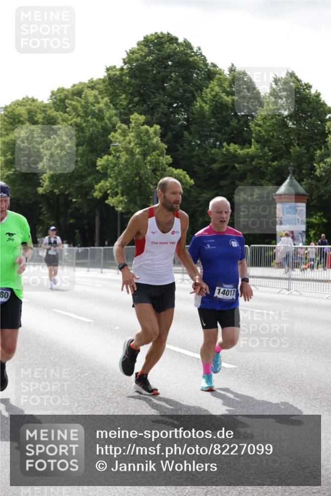 29.06.2025 - hella hamburg halbmarathon Jannik Wohlers http://msf.ph/oto/8227099 29.06.2025 10:27:48 Lombardsbrücke 3445, 5369, 5604, 6632, 7667, 8215, 8327, 9653, 9654, 11692, 12780, 12842, 13045, 13296, 13568, 13678, 14017, 14155, 15123, 15608, 18256 meine-sportfotos.de