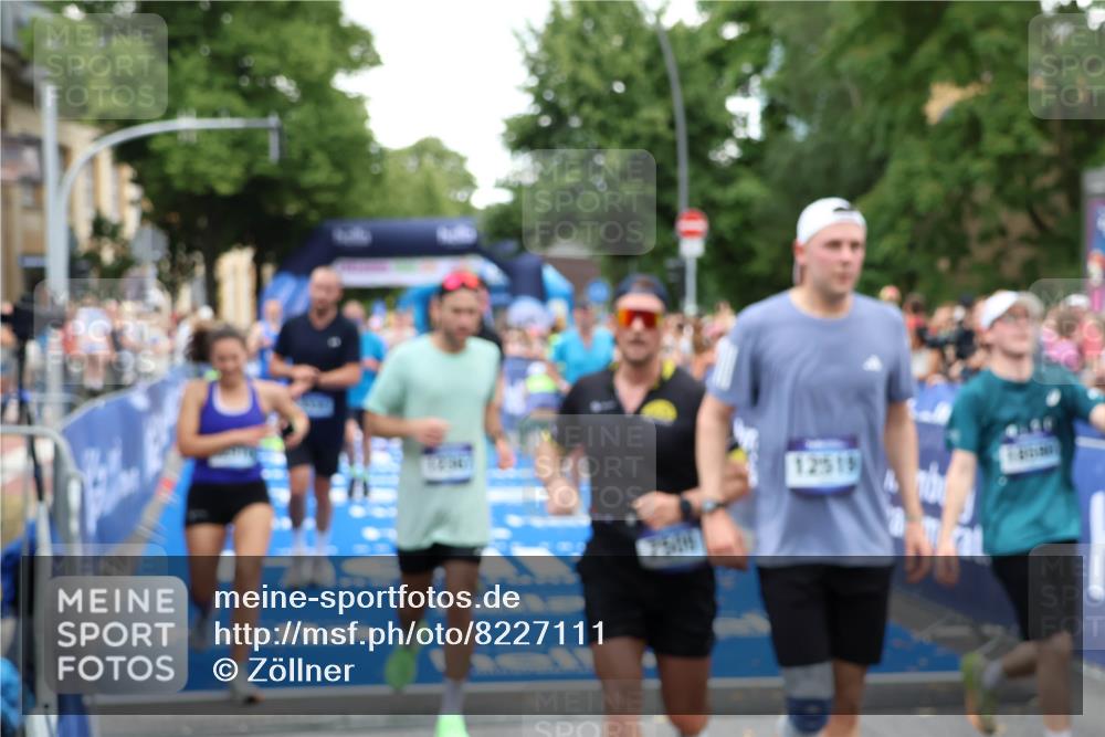 29.06.2025 - hella hamburg halbmarathon Zöllner http://msf.ph/oto/8227111 29.06.2025 10:53:08 Ziel 2208, 3059, 3258, 3334, 4121, 7509, 7864, 8587, 9093, 9537, 12155, 12367, 12910, 14323, 18590, 19208 meine-sportfotos.de