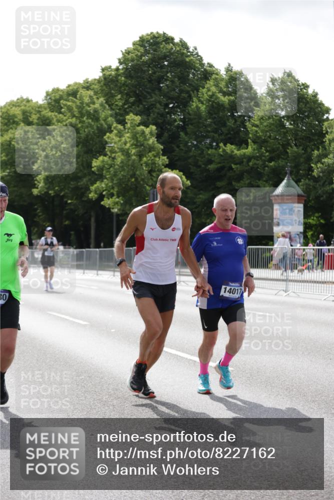 29.06.2025 - hella hamburg halbmarathon Jannik Wohlers http://msf.ph/oto/8227162 29.06.2025 10:27:48 Lombardsbrücke 3445, 5369, 5604, 6632, 7667, 8215, 8327, 9653, 9654, 11692, 12780, 12842, 13045, 13296, 13568, 13678, 14017, 14155, 15123, 15608, 18256 meine-sportfotos.de