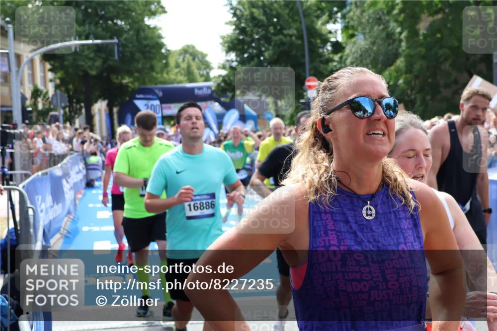 29.06.2025 - hella hamburg halbmarathon Zöllner http://msf.ph/oto/8227235 29.06.2025 11:29:22 Ziel 2588, 3708, 4969, 7667, 7917, 9512, 13477, 14118, 14521, 16251, 18402, 19156, 19213 meine-sportfotos.de