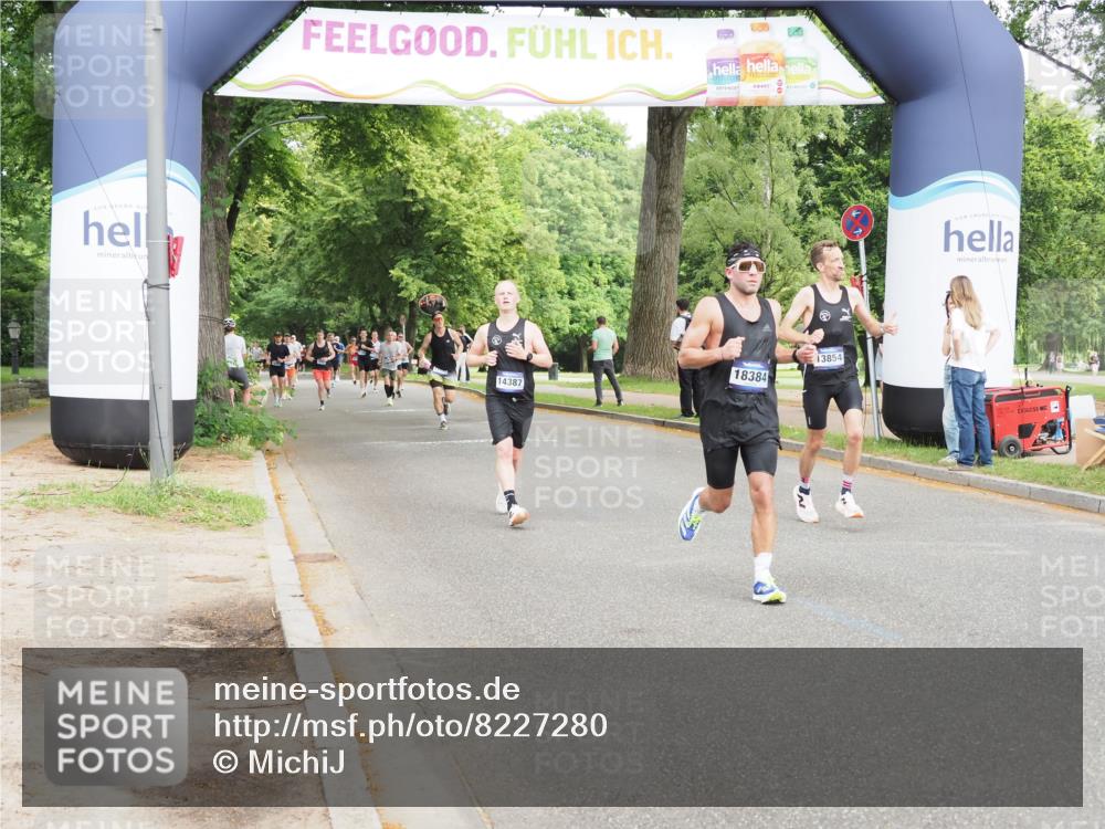 29.06.2025 - hella hamburg halbmarathon MichiJ http://msf.ph/oto/8227280 29.06.2025 10:25:49 Zwischen KM18-KM19 2767, 3790, 5003, 5092, 5307, 7482, 9178, 14459, 17024, 17658, 18384 meine-sportfotos.de