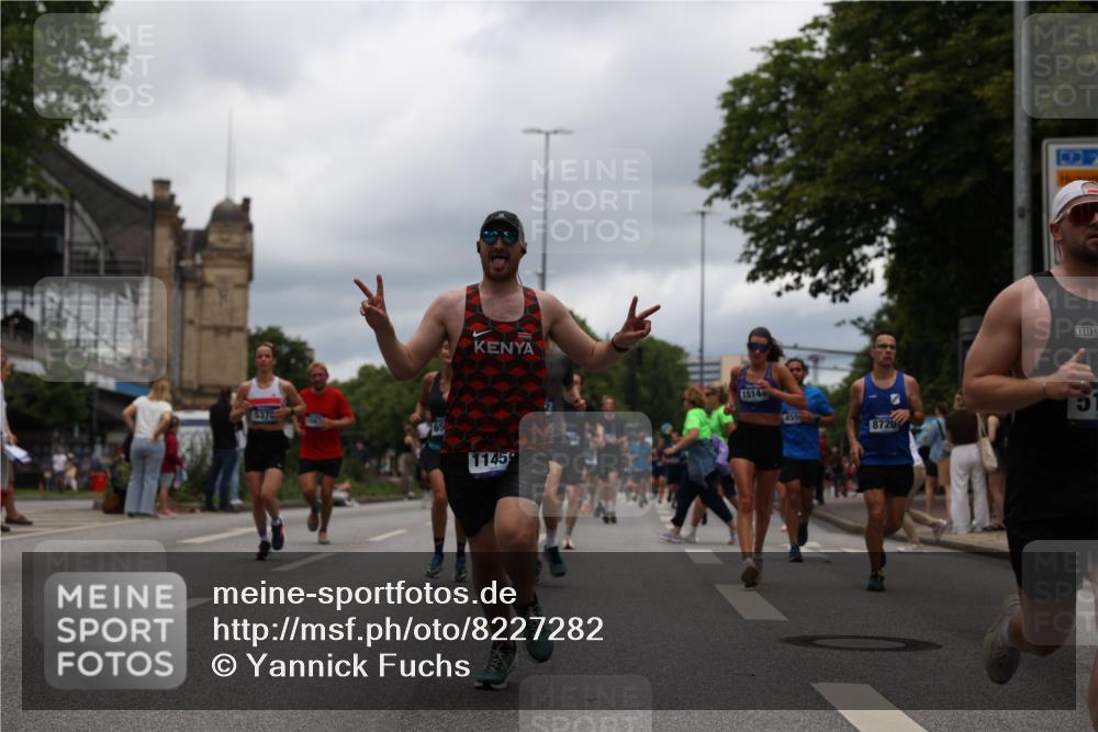 29.06.2025 - hella hamburg halbmarathon Yannick Fuchs http://msf.ph/oto/8227282 29.06.2025 10:46:34 20KM 1098, 1257, 1657, 2111, 2444, 2814, 3258, 3715, 3952, 4121, 4557, 4558, 4837, 5116, 5169, 5194, 5378, 5399, 6164, 6561, 6562, 7130, 7178, 7312, 7475, 7896, 8139, 8172, 8316, 8720, 8977, 9145, 10529, 10811, 11459, 12135, 12519, 13211, 13301, 13327, 14198, 14286, 14791, 15001, 15144, 15275, 15427, 15446, 15506, 15690, 16320, 16929, 17130, 17198, 17773, 18331 meine-sportfotos.de