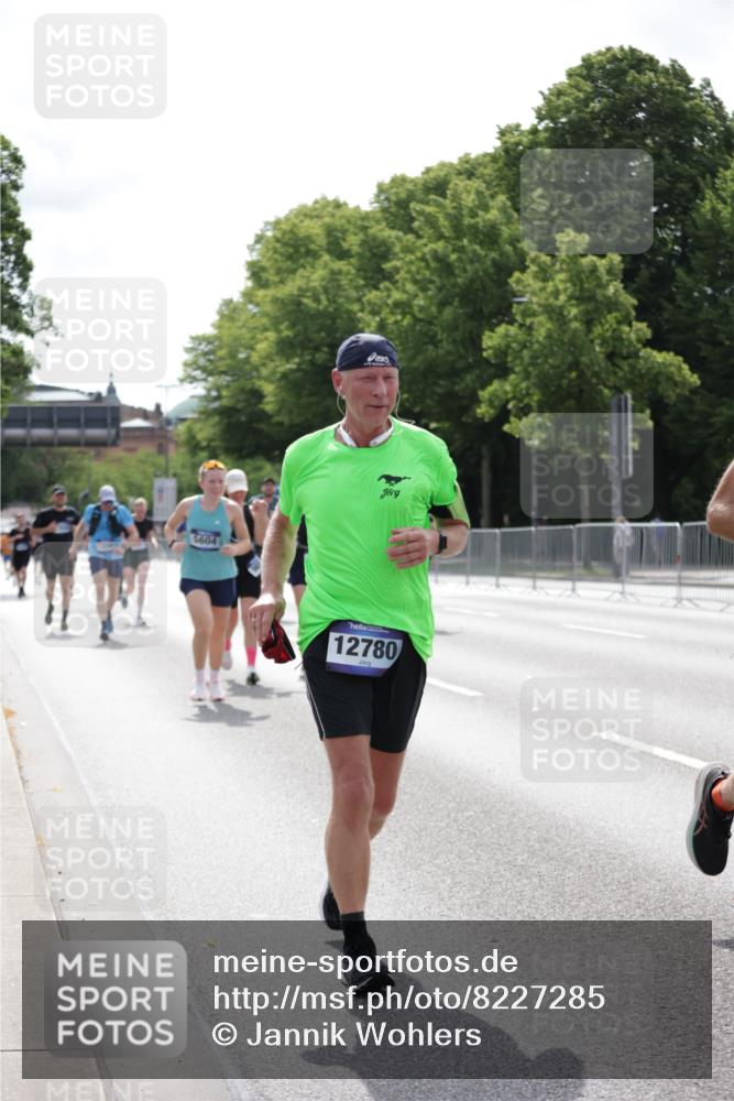 29.06.2025 - hella hamburg halbmarathon Jannik Wohlers http://msf.ph/oto/8227285 29.06.2025 10:27:49 Lombardsbrücke 3445, 5369, 5604, 6632, 7667, 8215, 8327, 9653, 9654, 12780, 12842, 13045, 13296, 13568, 13678, 14017, 14155, 15123, 15608, 18256 meine-sportfotos.de