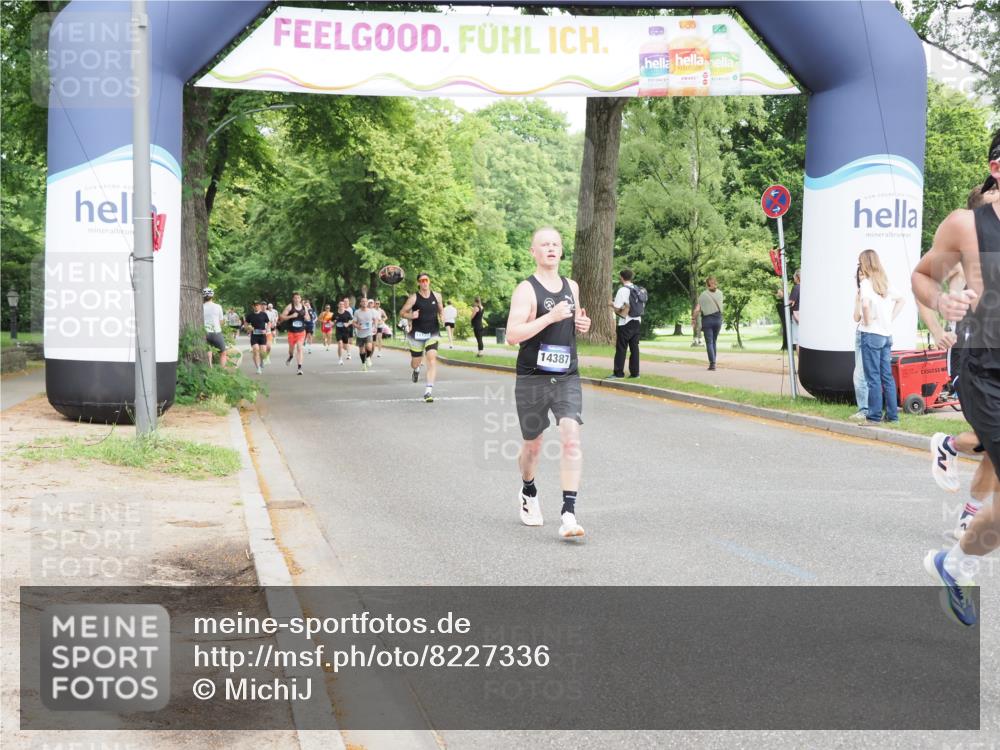 29.06.2025 - hella hamburg halbmarathon MichiJ http://msf.ph/oto/8227336 29.06.2025 10:25:50 Zwischen KM18-KM19 2767, 3790, 5003, 5092, 5307, 7482, 9178, 13854, 14387, 17024, 17658, 18384 meine-sportfotos.de