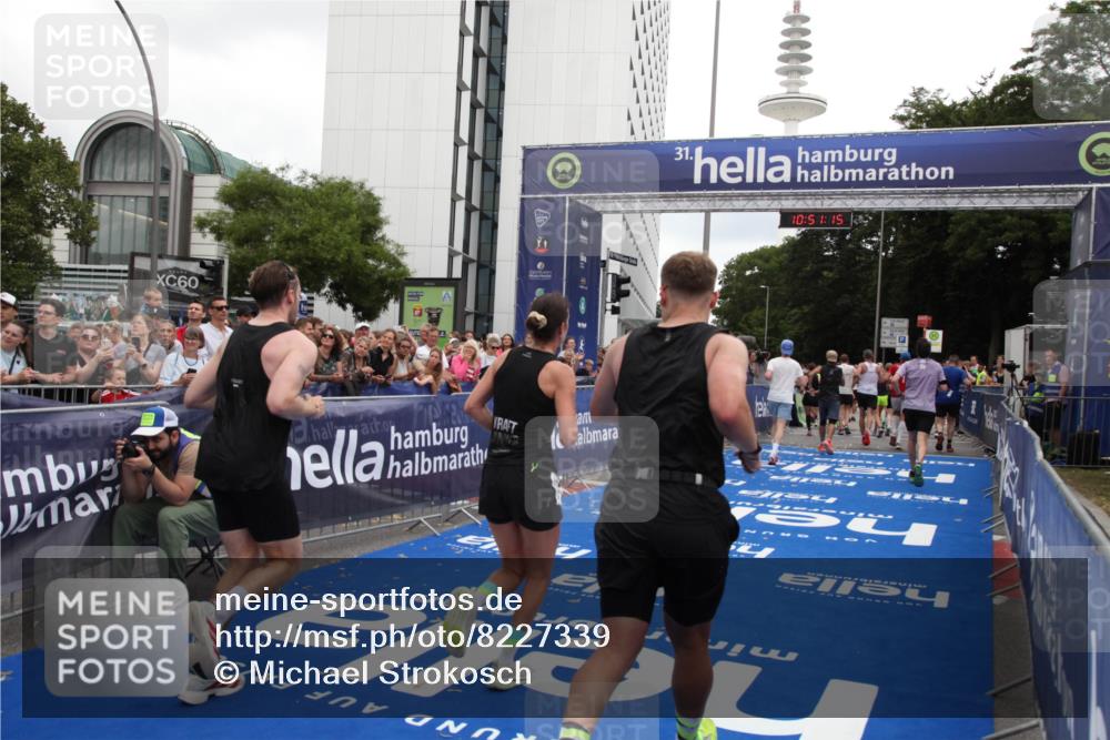 29.06.2025 - hella hamburg halbmarathon Michael Strokosch http://msf.ph/oto/8227339 29.06.2025 10:51:14 Ziel 1366, 4077, 4404, 4816, 4967, 5600, 6027, 8261, 8508, 10508, 10868, 11625, 11733, 13073, 15480, 17384, 17530, 17823 meine-sportfotos.de