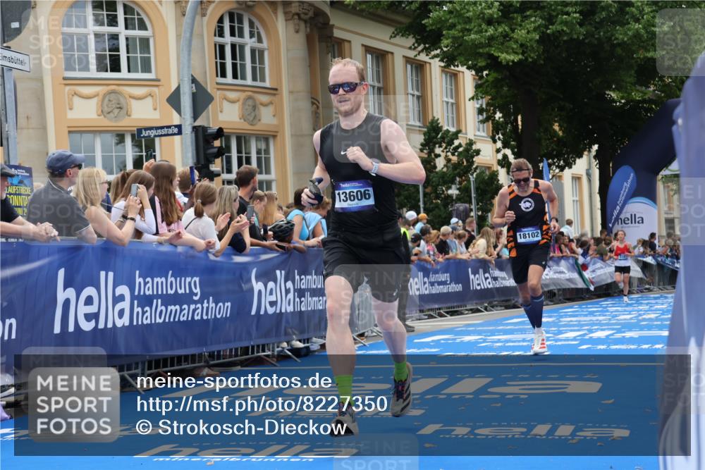 29.06.2025 - hella hamburg halbmarathon Strokosch-Dieckow http://msf.ph/oto/8227350 29.06.2025 10:31:43 Ziel 3935, 5187, 11929, 13606, 13617, 15835, 18102 meine-sportfotos.de