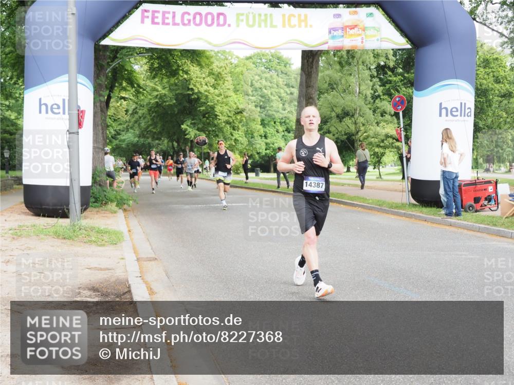 29.06.2025 - hella hamburg halbmarathon MichiJ http://msf.ph/oto/8227368 29.06.2025 10:25:51 Zwischen KM18-KM19 2767, 5003, 5092, 5307, 7482, 9178, 13854, 14387, 18384 meine-sportfotos.de