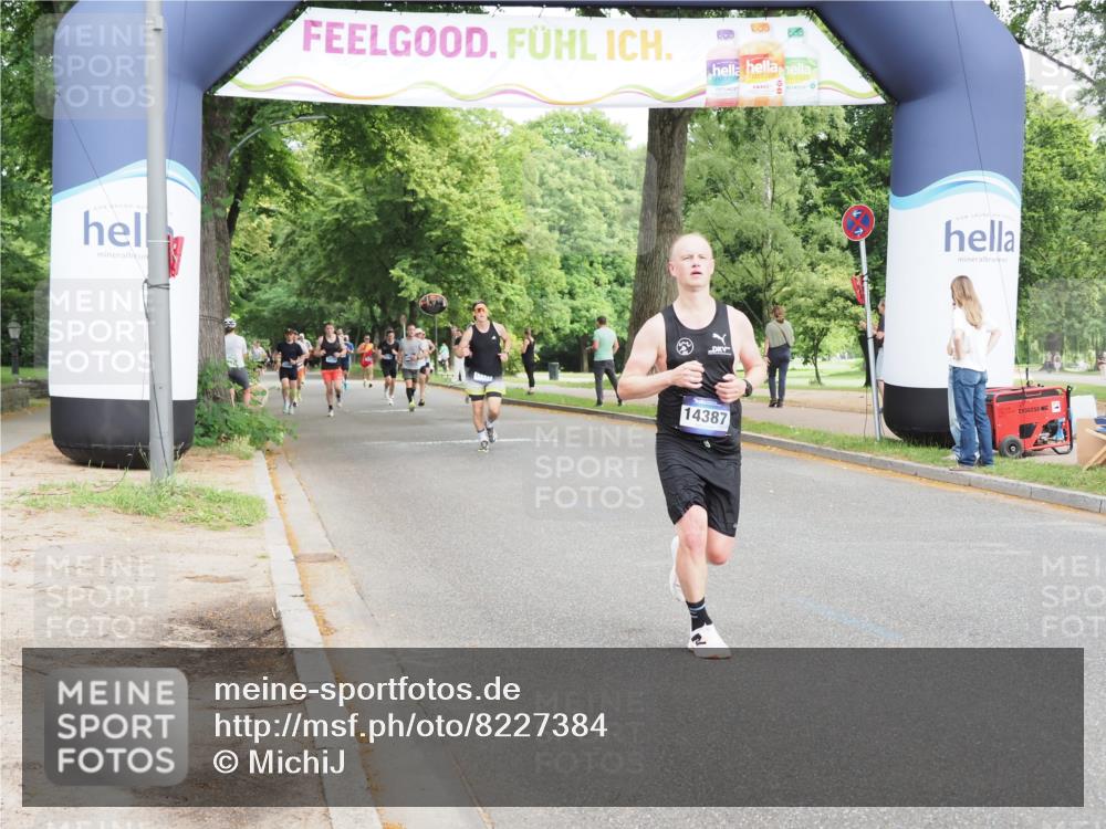 29.06.2025 - hella hamburg halbmarathon MichiJ http://msf.ph/oto/8227384 29.06.2025 10:25:51 Zwischen KM18-KM19 2767, 5003, 5092, 5307, 7482, 9178, 13854, 14387, 18384 meine-sportfotos.de