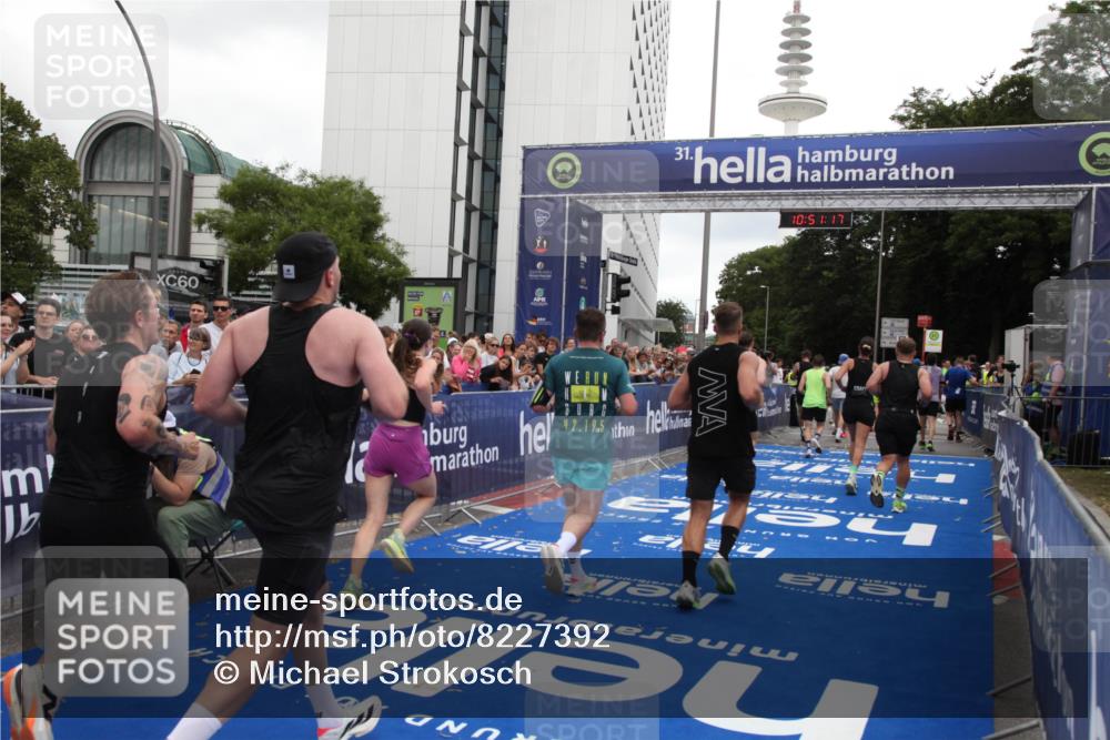 29.06.2025 - hella hamburg halbmarathon Michael Strokosch http://msf.ph/oto/8227392 29.06.2025 10:51:16 Ziel 1366, 1461, 4404, 4816, 4967, 5600, 6027, 8508, 8930, 9476, 10868, 11512, 11625, 11733, 13073, 15480, 17530, 17823 meine-sportfotos.de