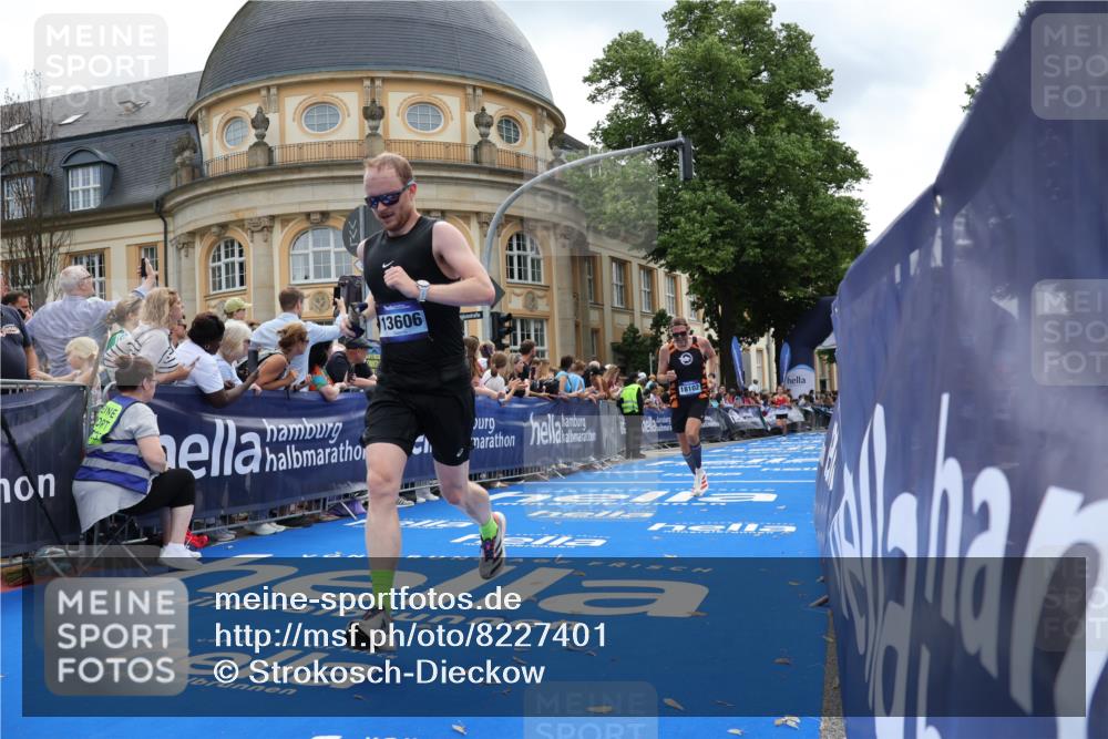 29.06.2025 - hella hamburg halbmarathon Strokosch-Dieckow http://msf.ph/oto/8227401 29.06.2025 10:31:43 Ziel 3935, 5187, 11929, 13606, 13617, 15835, 18102 meine-sportfotos.de