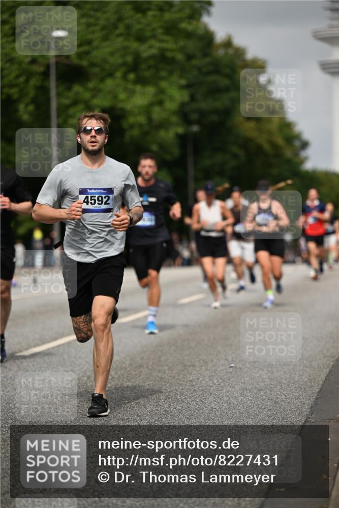 29.06.2025 - hella hamburg halbmarathon Dr. Thomas Lammeyer http://msf.ph/oto/8227431 29.06.2025 10:13:15 Kennedybrücke 1823, 3762, 4592, 7081, 9297, 9306, 9951, 9958, 10035, 10194, 10609, 10819, 11067 meine-sportfotos.de