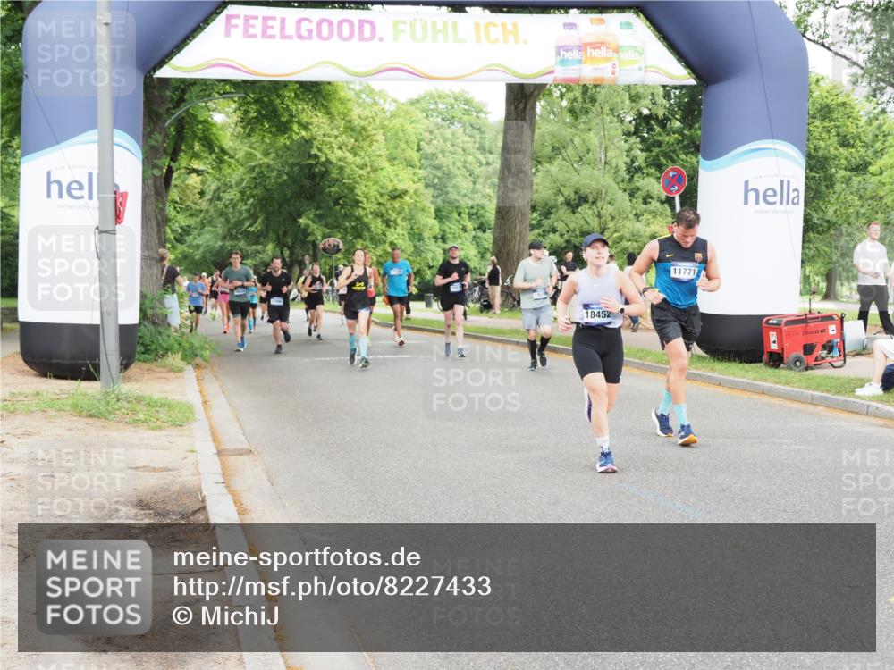 29.06.2025 - hella hamburg halbmarathon MichiJ http://msf.ph/oto/8227433 29.06.2025 10:49:15 Zwischen KM18-KM19 1377, 1432, 5763, 7250, 8624, 11771, 18452, 18581 meine-sportfotos.de