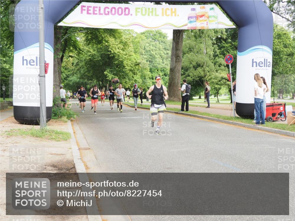 29.06.2025 - hella hamburg halbmarathon MichiJ http://msf.ph/oto/8227454 29.06.2025 10:25:52 Zwischen KM18-KM19 2767, 5003, 7482, 9178, 13854, 14387, 17137, 18384 meine-sportfotos.de