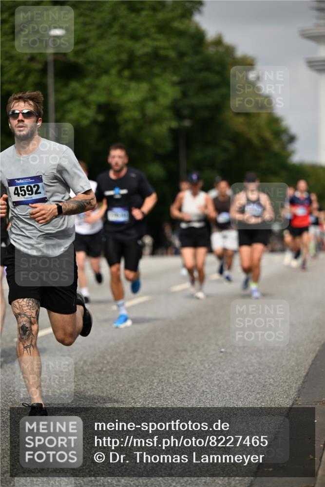 29.06.2025 - hella hamburg halbmarathon Dr. Thomas Lammeyer http://msf.ph/oto/8227465 29.06.2025 10:13:15 Kennedybrücke 1823, 3762, 4592, 7081, 9297, 9306, 9951, 9958, 10035, 10194, 10609, 10819, 11067 meine-sportfotos.de