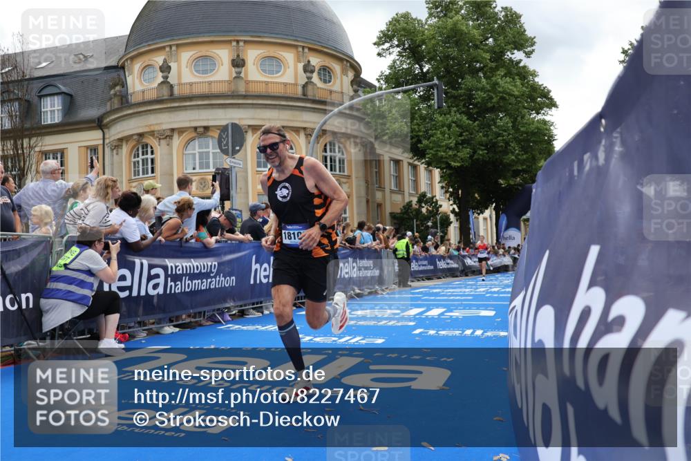 29.06.2025 - hella hamburg halbmarathon Strokosch-Dieckow http://msf.ph/oto/8227467 29.06.2025 10:31:45 Ziel 3935, 5187, 11929, 13606, 18102 meine-sportfotos.de