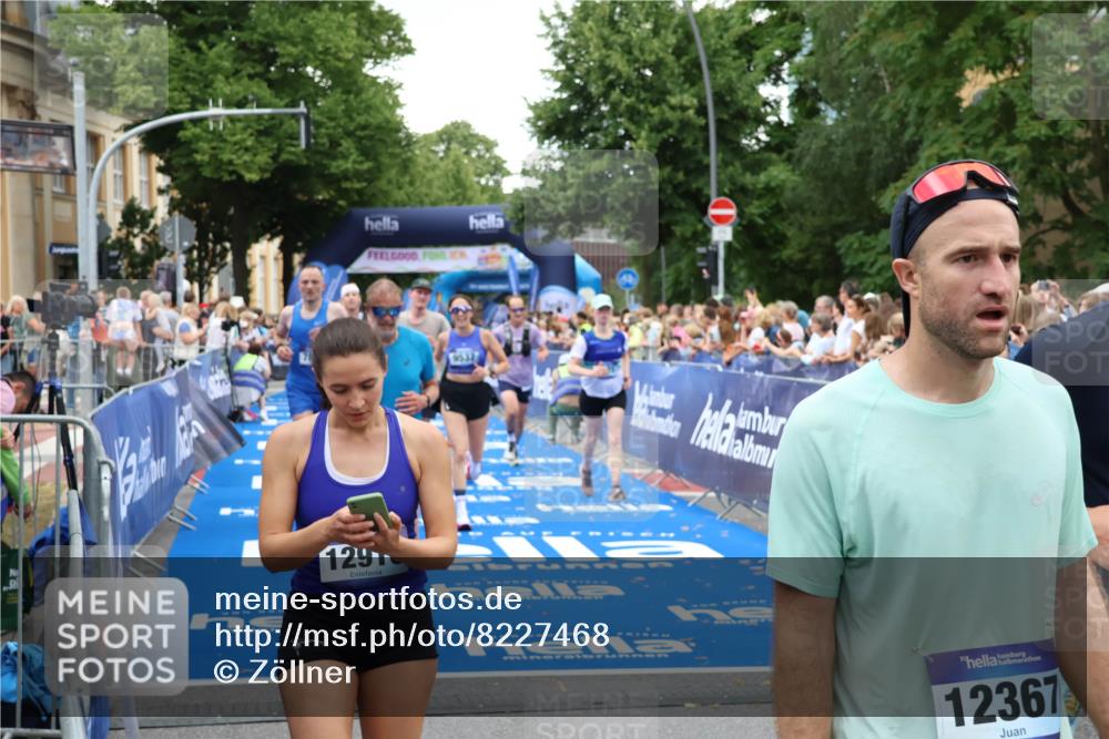 29.06.2025 - hella hamburg halbmarathon Zöllner http://msf.ph/oto/8227468 29.06.2025 10:53:11 Ziel 2111, 2208, 3059, 3258, 4121, 7864, 8587, 9537, 14323, 16986, 19208 meine-sportfotos.de