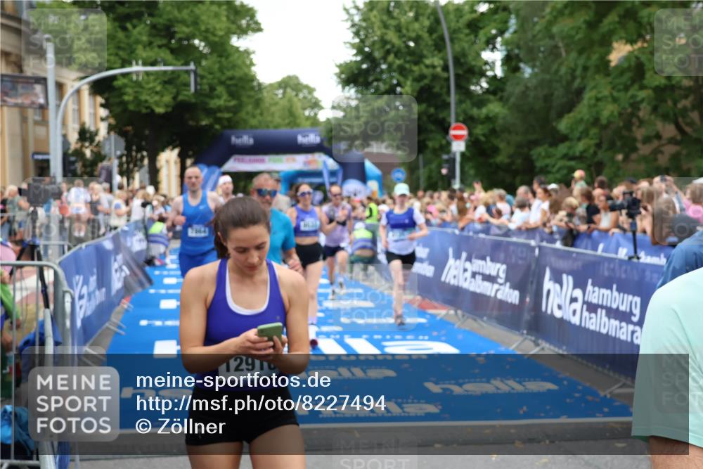 29.06.2025 - hella hamburg halbmarathon Zöllner http://msf.ph/oto/8227494 29.06.2025 10:53:11 Ziel 2111, 2208, 3059, 3258, 4121, 7864, 8587, 9537, 14323, 16986, 19208 meine-sportfotos.de