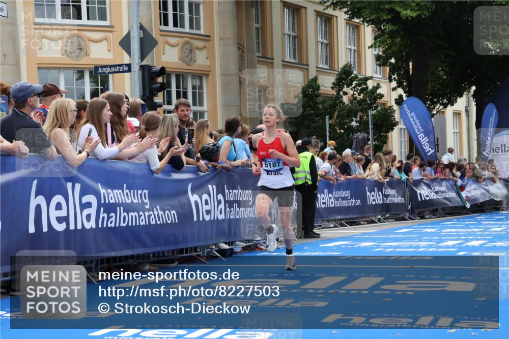 29.06.2025 - hella hamburg halbmarathon Strokosch-Dieckow http://msf.ph/oto/8227503 29.06.2025 10:31:47 Ziel 3935, 5187, 10927, 11929, 18102 meine-sportfotos.de