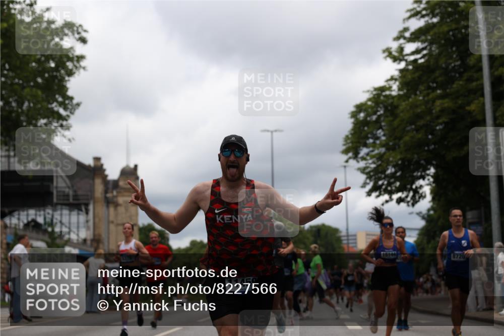 29.06.2025 - hella hamburg halbmarathon Yannick Fuchs http://msf.ph/oto/8227566 29.06.2025 10:46:35 20KM 1098, 1257, 1657, 2111, 2444, 2814, 3258, 3715, 3952, 4121, 4557, 4558, 4837, 5116, 5169, 5194, 5378, 5399, 6164, 6561, 6562, 7130, 7178, 7312, 7475, 7896, 8139, 8172, 8316, 8720, 8955, 8977, 9145, 10529, 10811, 11459, 12135, 12519, 13211, 13301, 13327, 14198, 14286, 14791, 15001, 15144, 15275, 15427, 15446, 15506, 15690, 16320, 16929, 17130, 17198, 17773, 18331 meine-sportfotos.de