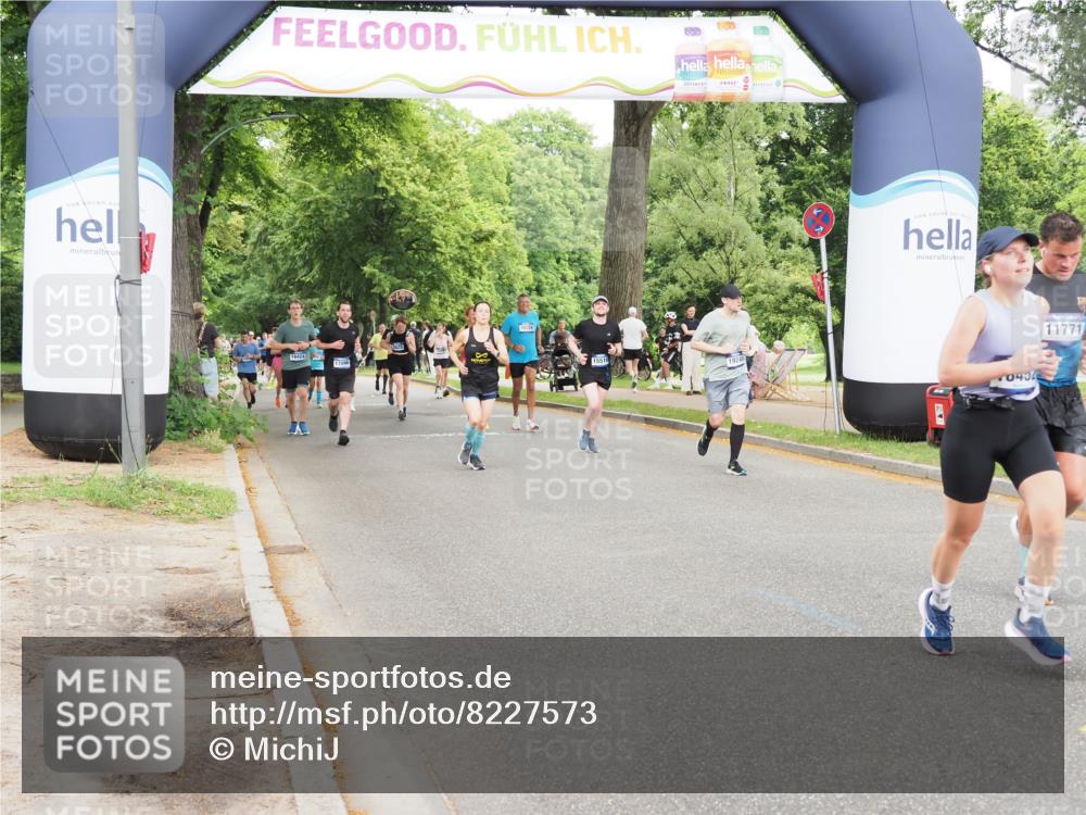 29.06.2025 - hella hamburg halbmarathon MichiJ http://msf.ph/oto/8227573 29.06.2025 10:49:16 Zwischen KM18-KM19 1377, 1432, 5763, 7250, 8624, 11771, 18452, 19240 meine-sportfotos.de