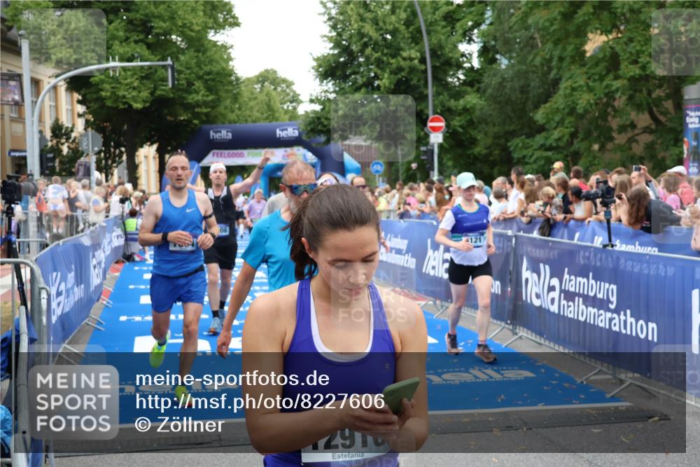 29.06.2025 - hella hamburg halbmarathon Zöllner http://msf.ph/oto/8227606 29.06.2025 10:53:12 Ziel 2111, 2208, 3059, 3258, 4121, 7383, 7864, 8273, 9537, 14323, 16929, 16986, 19208 meine-sportfotos.de