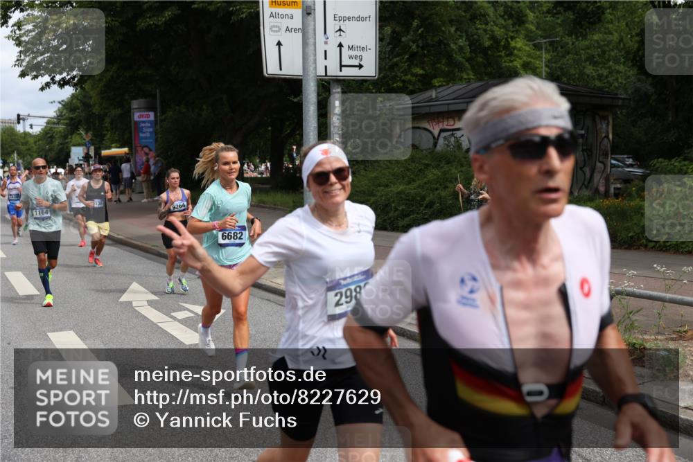 29.06.2025 - hella hamburg halbmarathon Yannick Fuchs http://msf.ph/oto/8227629 29.06.2025 10:33:35 20KM 1164, 1445, 1803, 2719, 2980, 3136, 3783, 4359, 6037, 6682, 6686, 6687, 8450, 8958, 9403, 10218, 11055, 11281, 11282, 11447, 11619, 12137, 12772, 13137, 13729, 13800, 14093, 14905, 15257, 15561, 15866, 15873, 15965, 16820, 17646, 18188, 18547, 18734, 19004, 19151 meine-sportfotos.de