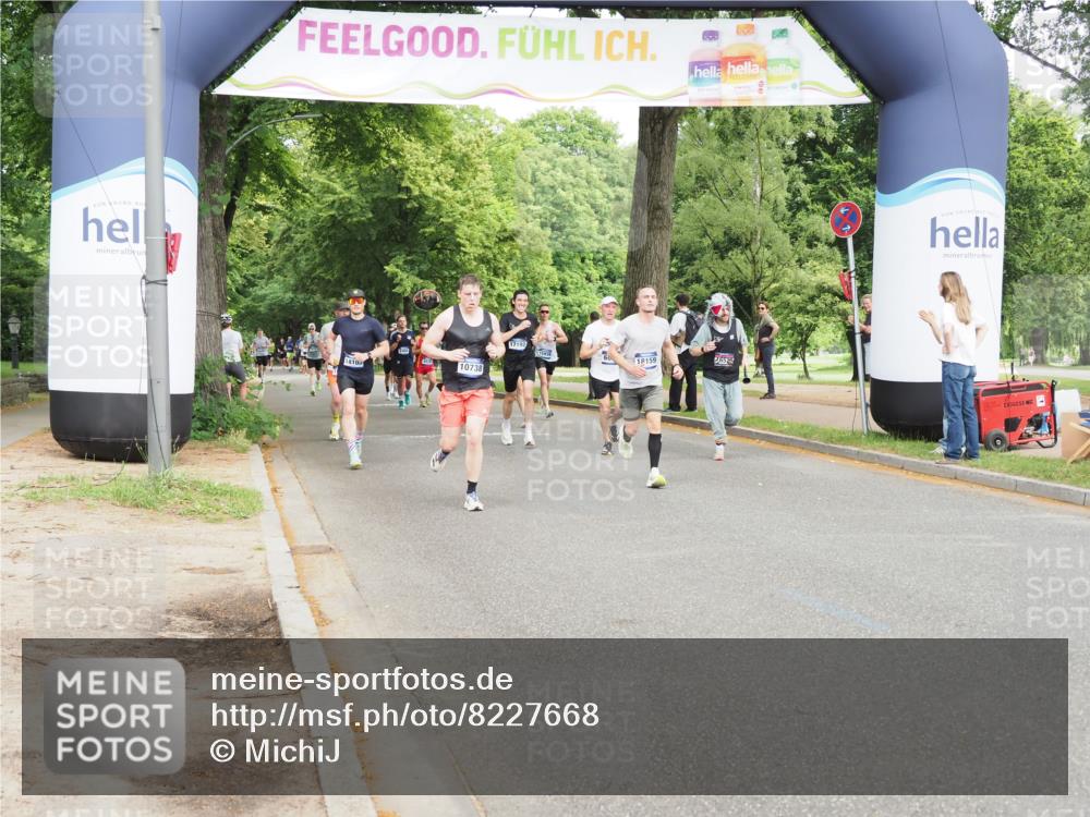 29.06.2025 - hella hamburg halbmarathon MichiJ http://msf.ph/oto/8227668 29.06.2025 10:25:56 Zwischen KM18-KM19 13854, 14387, 17137, 18159, 18384 meine-sportfotos.de