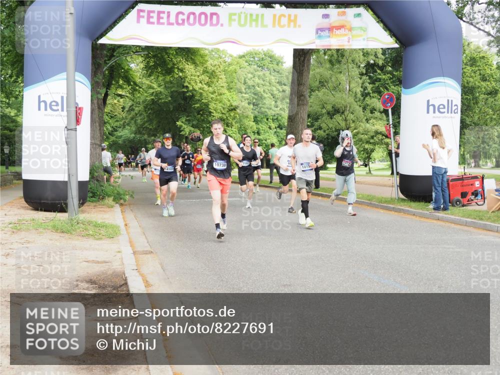 29.06.2025 - hella hamburg halbmarathon MichiJ http://msf.ph/oto/8227691 29.06.2025 10:25:56 Zwischen KM18-KM19 13854, 14387, 17137, 18159, 18384 meine-sportfotos.de