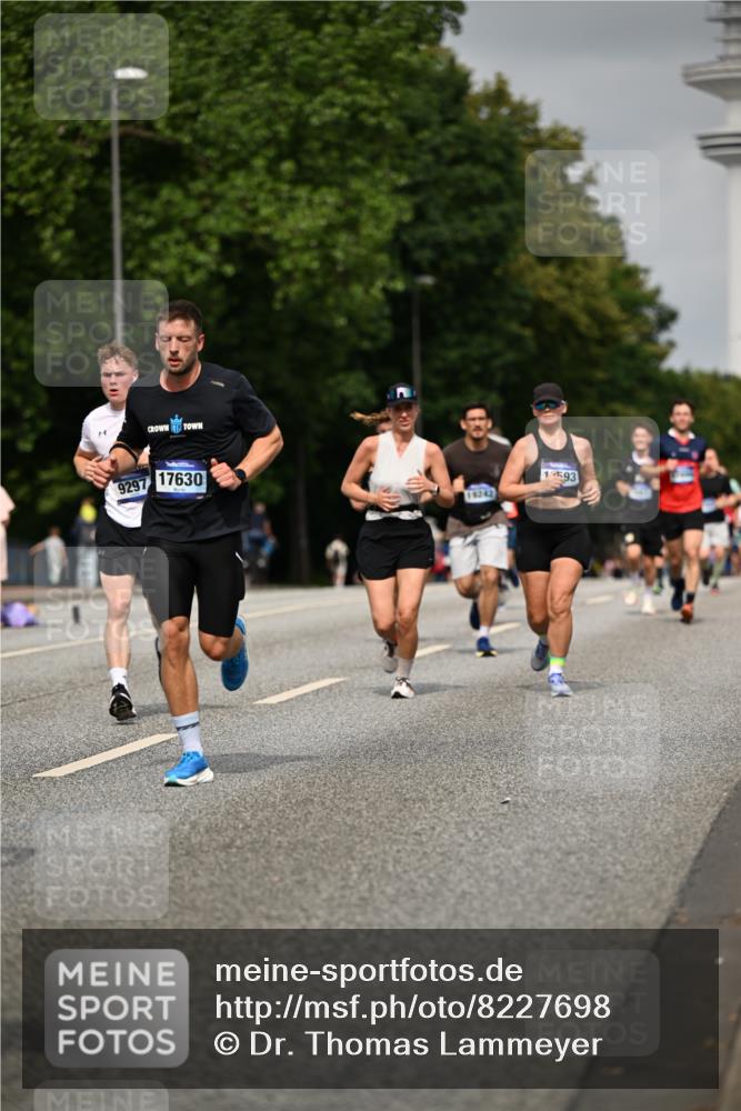 29.06.2025 - hella hamburg halbmarathon Dr. Thomas Lammeyer http://msf.ph/oto/8227698 29.06.2025 10:13:16 Kennedybrücke 1823, 3762, 4592, 7081, 9297, 9306, 9951, 9958, 10035, 10194, 10819, 11067 meine-sportfotos.de