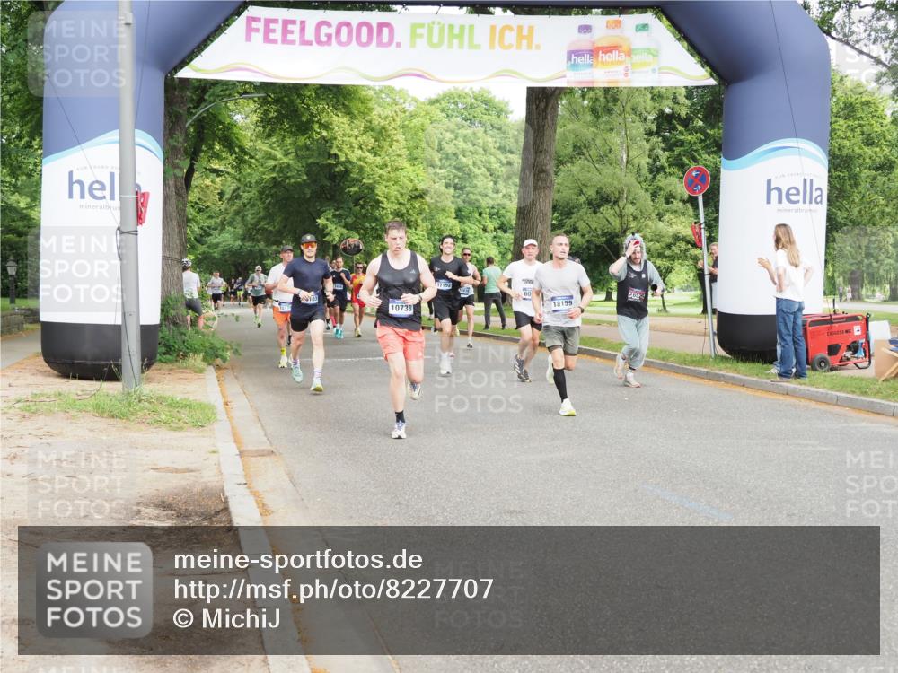 29.06.2025 - hella hamburg halbmarathon MichiJ http://msf.ph/oto/8227707 29.06.2025 10:25:56 Zwischen KM18-KM19 13854, 14387, 17137, 18159, 18384 meine-sportfotos.de