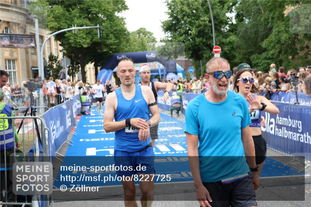29.06.2025 - hella hamburg halbmarathon Zöllner http://msf.ph/oto/8227725 29.06.2025 10:53:13 Ziel 2111, 2208, 3059, 4121, 7383, 7864, 8273, 8361, 9537, 14323, 16929, 16986, 19208 meine-sportfotos.de