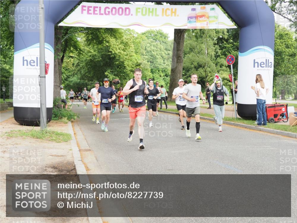 29.06.2025 - hella hamburg halbmarathon MichiJ http://msf.ph/oto/8227739 29.06.2025 10:25:57 Zwischen KM18-KM19 6095, 10738, 13854, 14387, 16523, 17137, 18159 meine-sportfotos.de