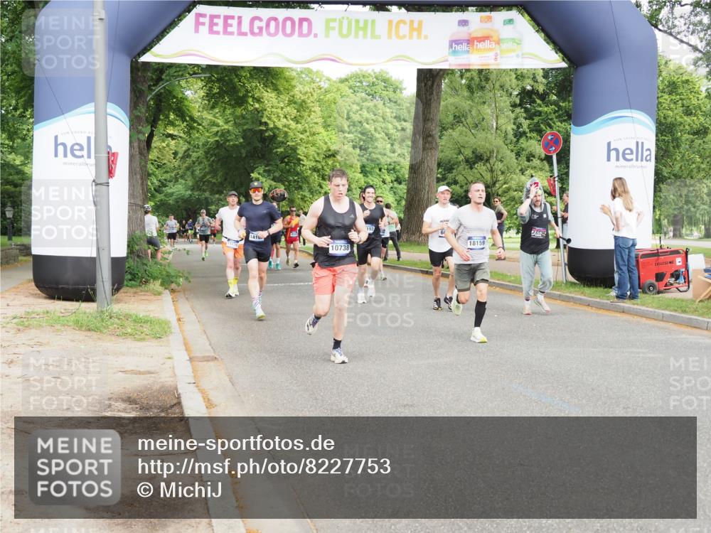 29.06.2025 - hella hamburg halbmarathon MichiJ http://msf.ph/oto/8227753 29.06.2025 10:25:57 Zwischen KM18-KM19 6095, 10738, 13854, 14387, 16523, 17137, 18159 meine-sportfotos.de