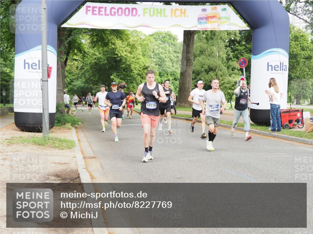29.06.2025 - hella hamburg halbmarathon MichiJ http://msf.ph/oto/8227769 29.06.2025 10:25:57 Zwischen KM18-KM19 6095, 10738, 13854, 14387, 16523, 17137, 18159 meine-sportfotos.de