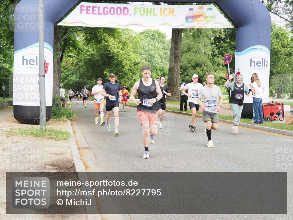 29.06.2025 - hella hamburg halbmarathon MichiJ http://msf.ph/oto/8227795 29.06.2025 10:25:57 Zwischen KM18-KM19 6095, 10738, 13854, 14387, 16523, 17137, 18159 meine-sportfotos.de