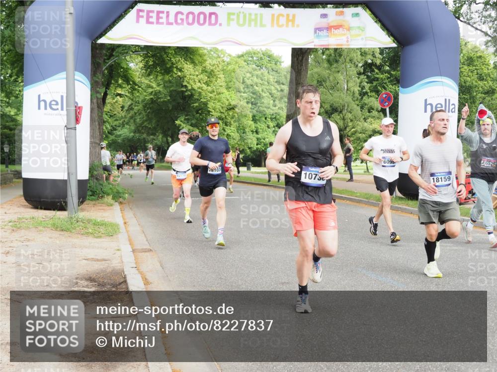 29.06.2025 - hella hamburg halbmarathon MichiJ http://msf.ph/oto/8227837 29.06.2025 10:25:58 Zwischen KM18-KM19 6095, 10738, 13854, 14387, 16523, 17137, 17723, 18159 meine-sportfotos.de