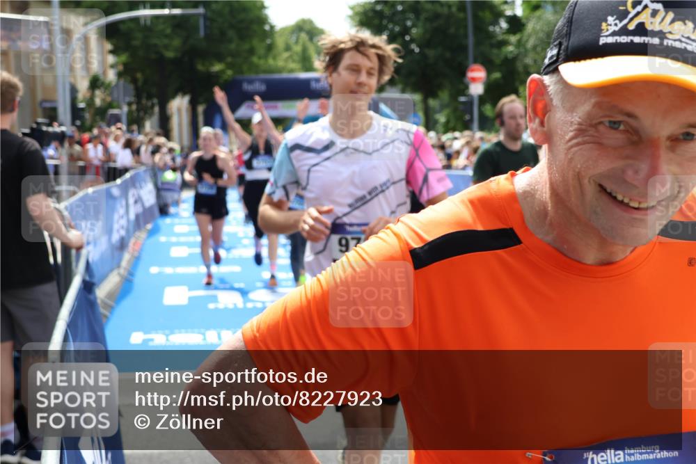 29.06.2025 - hella hamburg halbmarathon Zöllner http://msf.ph/oto/8227923 29.06.2025 11:29:41 Ziel 1740, 3728, 3752, 3753, 4993, 5965, 6034, 6787, 9133, 9780, 12230, 13057, 14041, 14808, 14918, 16115, 17595 meine-sportfotos.de
