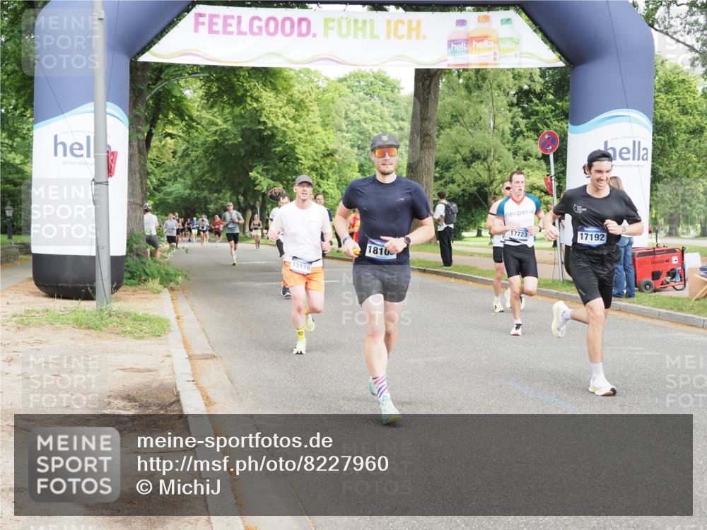 29.06.2025 - hella hamburg halbmarathon MichiJ http://msf.ph/oto/8227960 29.06.2025 10:25:59 Zwischen KM18-KM19 6095, 10738, 15939, 16523, 17137, 17192, 17723, 18103, 18159 meine-sportfotos.de