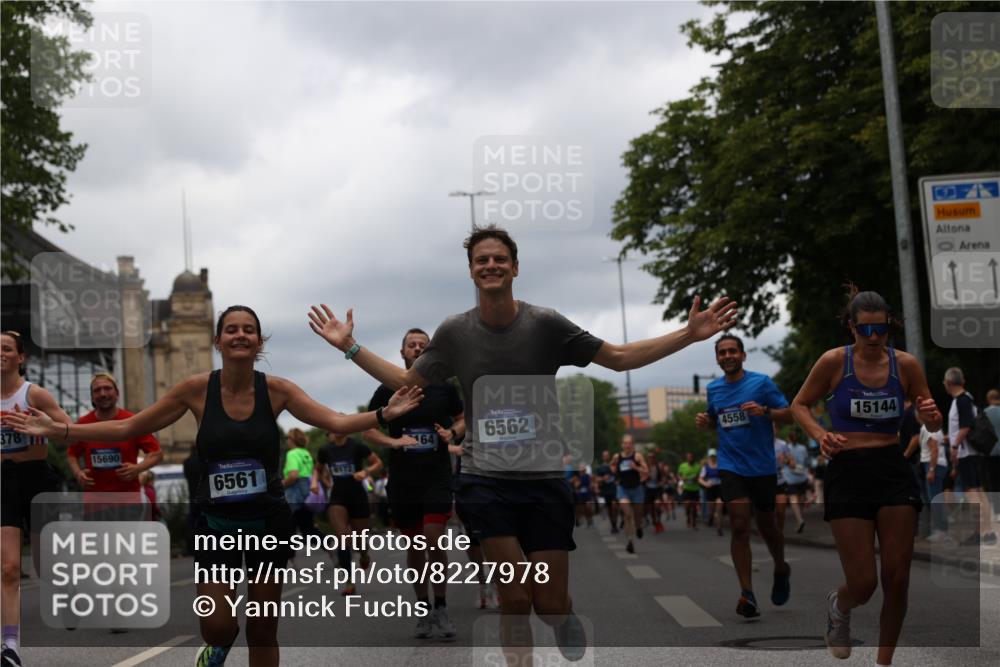 29.06.2025 - hella hamburg halbmarathon Yannick Fuchs http://msf.ph/oto/8227978 29.06.2025 10:46:36 20KM 1098, 1257, 1657, 2111, 2444, 2814, 3258, 3715, 3952, 4121, 4557, 4558, 4837, 5116, 5169, 5194, 5378, 5399, 6164, 6561, 6562, 7130, 7178, 7312, 7475, 7896, 8139, 8172, 8316, 8720, 8955, 9145, 10529, 10811, 11459, 12135, 12519, 13211, 13301, 13327, 14198, 14286, 14791, 15001, 15144, 15275, 15446, 15506, 15690, 16320, 16929, 17130, 17198, 17710, 17773, 18331 meine-sportfotos.de
