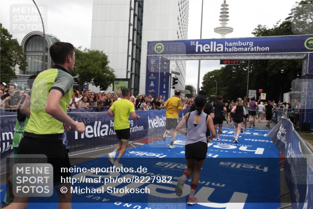 29.06.2025 - hella hamburg halbmarathon Michael Strokosch http://msf.ph/oto/8227982 29.06.2025 10:51:26 Ziel 1817, 2364, 2411, 2636, 2718, 2946, 4814, 5820, 6657, 6776, 8316, 8989, 9214, 9656, 10480, 10667, 11124, 11422, 12016, 13047, 14865, 14994, 15950, 16357, 18019, 18489 meine-sportfotos.de