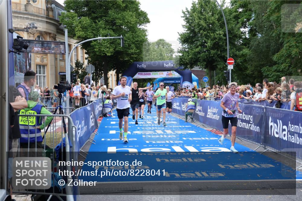 29.06.2025 - hella hamburg halbmarathon Zöllner http://msf.ph/oto/8228041 29.06.2025 10:53:17 Ziel 2074, 2111, 7312, 7383, 8273, 8361, 9142, 12875, 15179, 16929, 16986 meine-sportfotos.de