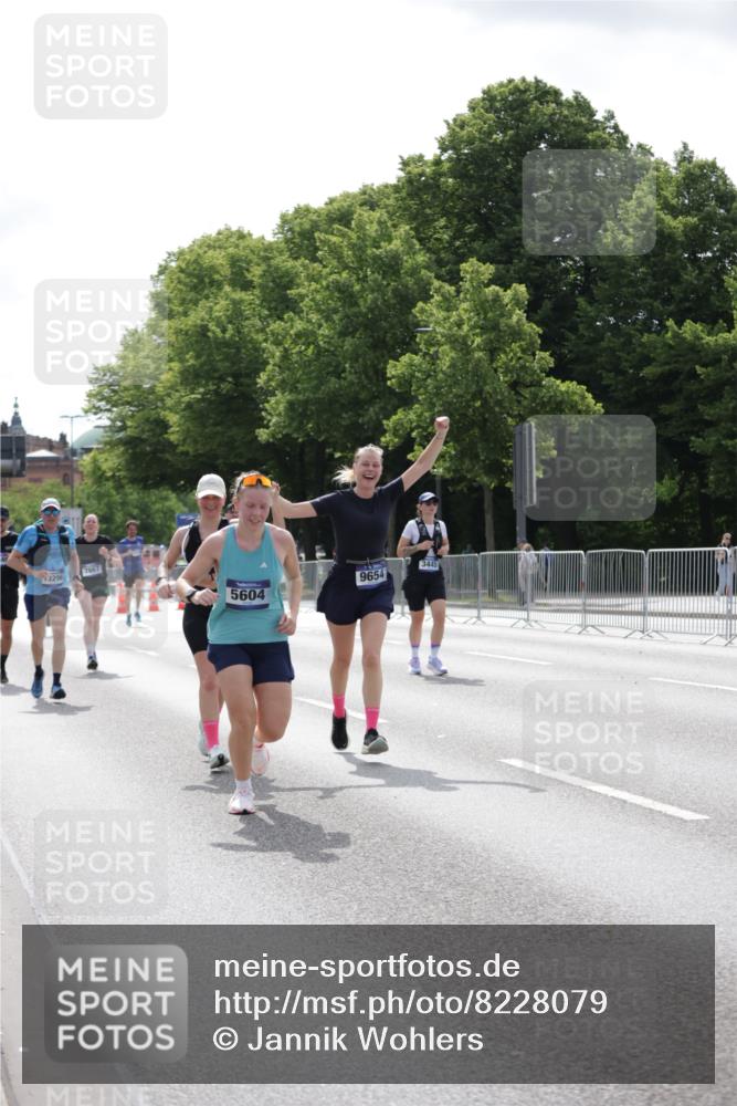 29.06.2025 - hella hamburg halbmarathon Jannik Wohlers http://msf.ph/oto/8228079 29.06.2025 10:27:50 Lombardsbrücke 3445, 5369, 5604, 7667, 8215, 8327, 9653, 9654, 12842, 13045, 13296, 13568, 13678, 14017, 14155, 15123, 15608, 18256 meine-sportfotos.de