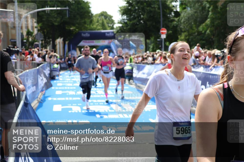 29.06.2025 - hella hamburg halbmarathon Zöllner http://msf.ph/oto/8228083 29.06.2025 11:29:47 Ziel 1740, 4154, 4993, 5437, 9598, 11168, 13842, 14808, 15224, 16115 meine-sportfotos.de