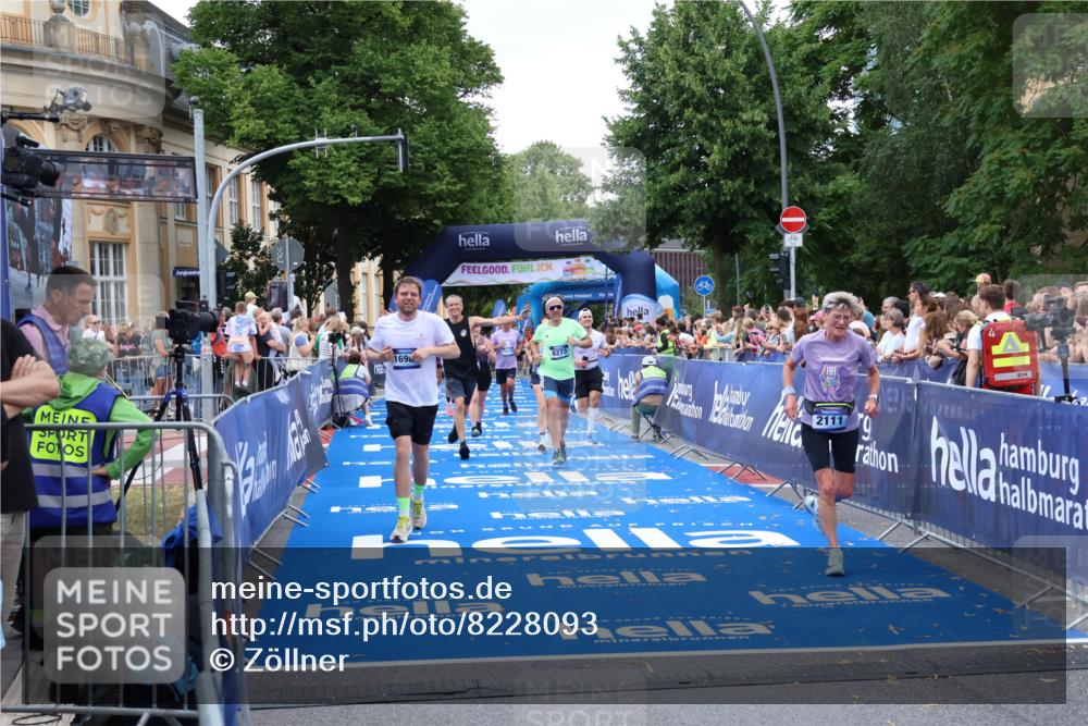 29.06.2025 - hella hamburg halbmarathon Zöllner http://msf.ph/oto/8228093 29.06.2025 10:53:17 Ziel 2074, 2111, 7312, 7383, 8273, 8361, 9142, 12875, 15179, 16929, 16986 meine-sportfotos.de