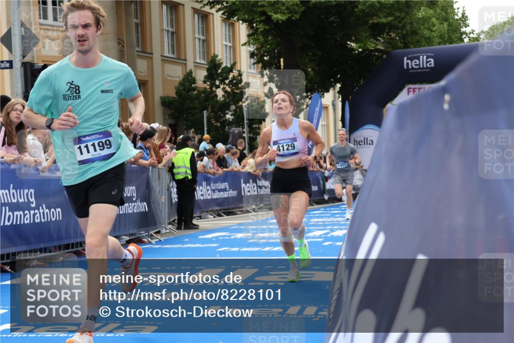 29.06.2025 - hella hamburg halbmarathon Strokosch-Dieckow http://msf.ph/oto/8228101 29.06.2025 10:32:00 Ziel 1407, 1686, 4129, 4698, 6619, 10927, 11150, 11199, 11370, 16505, 16736 meine-sportfotos.de