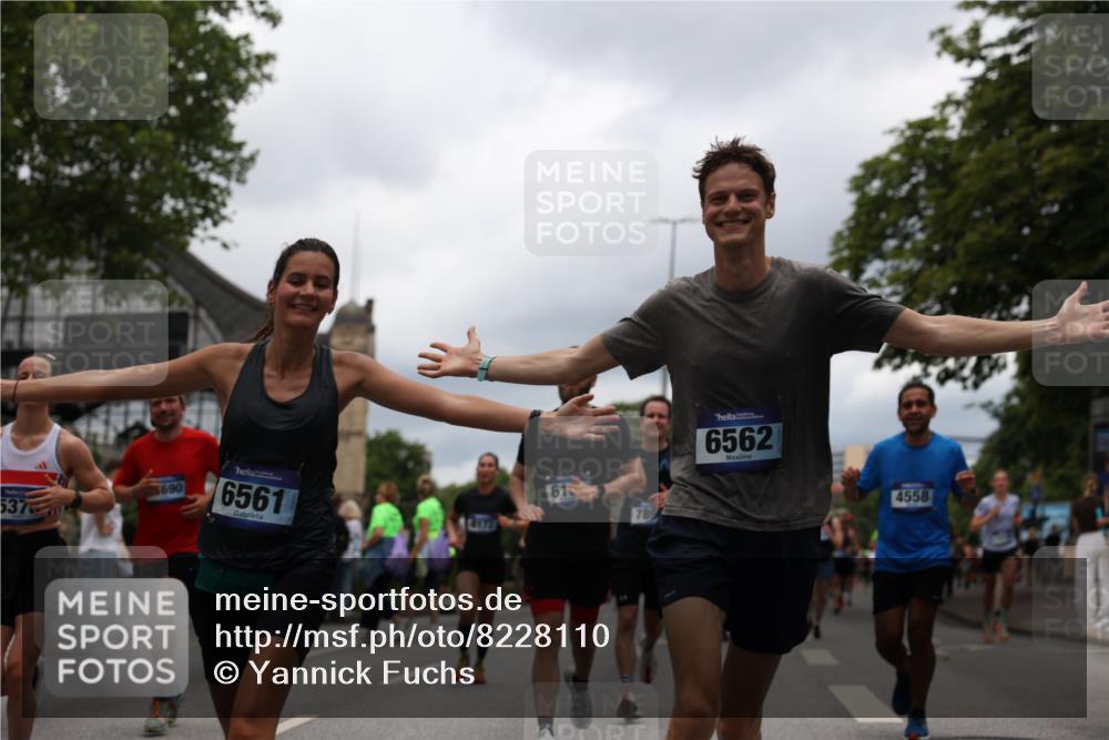 29.06.2025 - hella hamburg halbmarathon Yannick Fuchs http://msf.ph/oto/8228110 29.06.2025 10:46:37 20KM 1098, 1257, 1482, 1657, 2111, 2444, 2814, 3258, 3715, 3952, 4121, 4557, 4558, 4726, 4837, 5116, 5169, 5194, 5378, 5399, 6164, 6561, 6562, 7178, 7312, 7475, 7896, 8172, 8316, 8720, 8955, 9145, 10529, 10811, 11459, 12135, 12519, 13211, 13301, 14198, 14286, 14791, 15001, 15144, 15275, 15446, 15506, 15690, 16320, 16929, 17130, 17198, 17710, 17773, 18331 meine-sportfotos.de