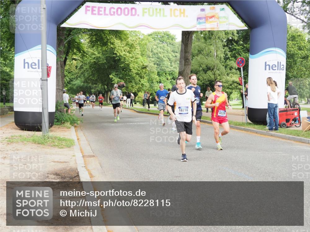 29.06.2025 - hella hamburg halbmarathon MichiJ http://msf.ph/oto/8228115 29.06.2025 10:26:01 Zwischen KM18-KM19 6095, 6529, 10738, 15178, 15939, 16523, 17192, 17723, 18103, 18159 meine-sportfotos.de