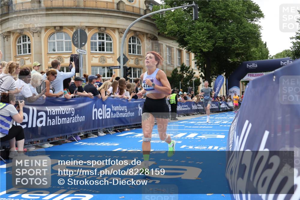 29.06.2025 - hella hamburg halbmarathon Strokosch-Dieckow http://msf.ph/oto/8228159 29.06.2025 10:32:01 Ziel 1407, 1686, 4129, 4698, 6619, 11150, 11199, 11370, 15826, 16505, 16736 meine-sportfotos.de