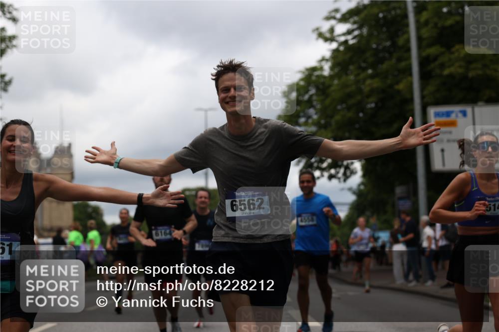 29.06.2025 - hella hamburg halbmarathon Yannick Fuchs http://msf.ph/oto/8228212 29.06.2025 10:46:37 20KM 1098, 1257, 1482, 1657, 2111, 2444, 2814, 3258, 3715, 3952, 4121, 4557, 4558, 4726, 4837, 5116, 5169, 5194, 5378, 5399, 6164, 6561, 6562, 7178, 7312, 7475, 7896, 8172, 8316, 8720, 8955, 9145, 10529, 10811, 11459, 12135, 12519, 13211, 13301, 14198, 14286, 14791, 15001, 15144, 15275, 15446, 15506, 15690, 16320, 16929, 17130, 17198, 17710, 17773, 18331 meine-sportfotos.de