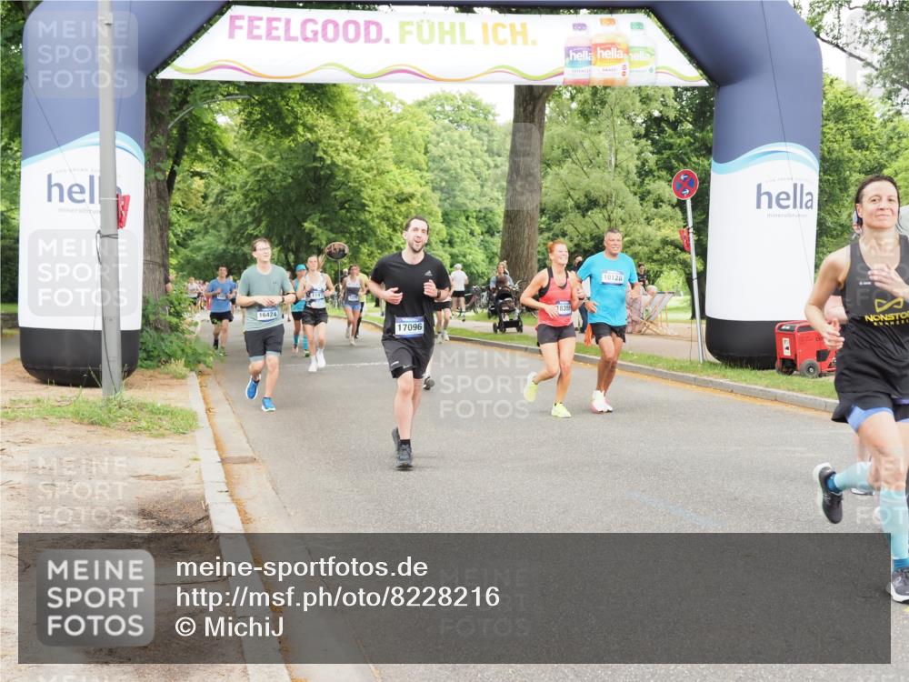29.06.2025 - hella hamburg halbmarathon MichiJ http://msf.ph/oto/8228216 29.06.2025 10:49:19 Zwischen KM18-KM19 1377, 1432, 7250, 10128, 11771, 15516, 16424, 18355, 18452, 19240 meine-sportfotos.de